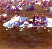 Mick, Phil, Yvonne and Age. Bit tidy to start off