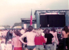 Think thats Jackie Lynton on stage 